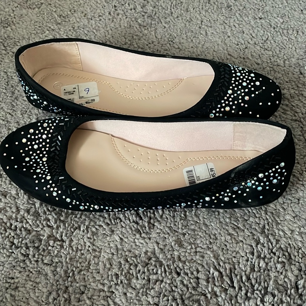 Women’s flats